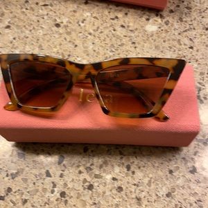 Cat eye sunglasses